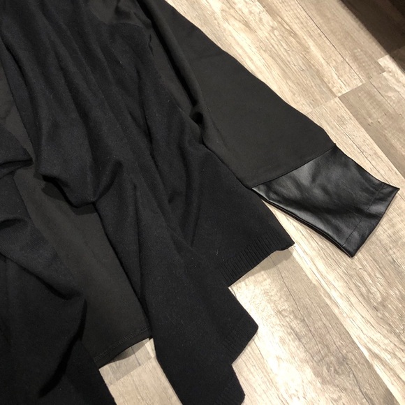 Anthropologie OLVA Black Flyaway Open Cardigan Leather Sleeve - Picture 2 of 5